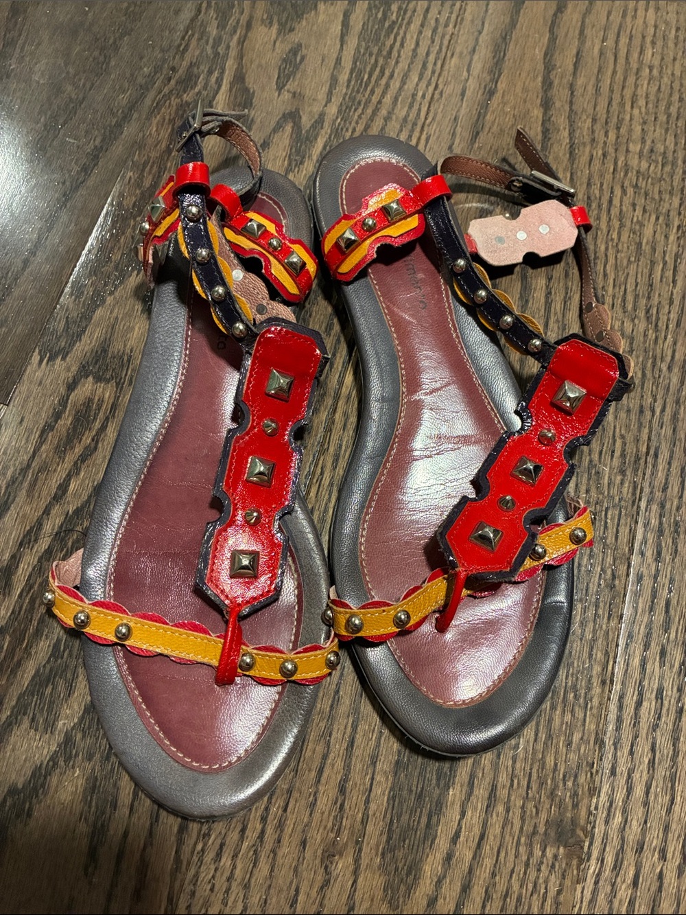 Alto gradimento Red and Yellow Studded T-Strap Sandals